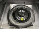 スペアタイヤがついていて、パンクや不測の事態が起きても安心です!