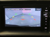 バックギアに入れると、このように後方が映し出されます!駐車の際とても安心!便利!最終確認はご自身の目と耳で必ず行ってください!