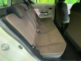 後部座席も気になるようなキズ・汚れやへたり等、大きなダメージはなく、良好な状態です。