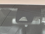 【トヨタセーフティセンス】走行中に前方の車両等を認識し、衝突しそうな時は警報とブレーキで衝突回避と被害軽減をアシスト。より安全にドライブをお楽しみいただけます。
