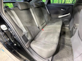 後部座席も気になるようなキズ・汚れやへたり等、大きなダメージはなく、良好な状態です。