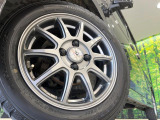 【14インチアルミホイール】外観にマッチしたアルミホイールを装着しております。各種アルミホイールや、スタッドレスタイヤも取扱いしております。是非ご相談ください♪