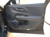 運転席前面ドア部分です♪