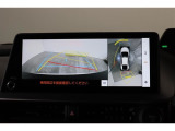 車両を上から見たような映像表示するパノラミックビューモニター付き!
