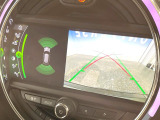 ●ガイドライン付きバックカメラ:不安な駐車もこれで安心!ガイドライン付きなので狭い箇所での駐車もラクラクです!