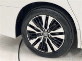 タイヤサイズは235/50R18!純正アルミホイール!残り溝は7ミリ程度です!