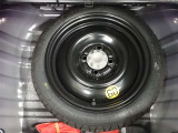スペアタイヤ装備