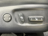 【パワーシート】スイッチ一つで簡単にシートの微調整が可能!電動だから力もいりません!快適なシートポジションにセットして、快適なドライブをお楽しみください。