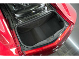 スーパーカーの中では容量を確保した荷室容量。ショッピングや旅行も荷物の心配をすることはありません。