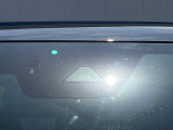 【i-ACTIVESENSE】走行中に前方の車両等を認識し、衝突しそうな時は警報とブレーキで衝突回避と被害軽減をアシスト。より安全にドライブをお楽しみいただけます。