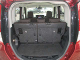 荷室もしっかり使える広さです。