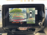 パノラミックビューモニター付きです。車両を上から見たような映像をディスプレイオーディオ画面に表示。運転席からの目視だけでは見にくい、車両周辺の状況をリアルタイムでしっかり確認できます。