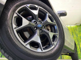 【純正17インチアルミホイール】外観にマッチした純正アルミホイールを装着しております。各種社外アルミホイールや、スタッドレスタイヤも取扱いしております。是非ご相談ください♪