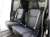 ゆとりある広々とした車内空間は、ドライブを始め買い物やレジャーなど、幅広く活躍します。一人でもみんなとでもお出かけを楽しみましょう!