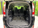 普段のお買い物や通勤、送迎等に十分な荷室スペースを確保しております。セカンドシートを倒すと、大きな荷物の積載も可能です♪
