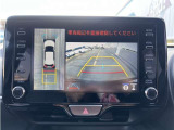 パノラミックビューモニター付きです。車両を上から見たような映像をディスプレイオーディオ画面に表示。運転席からの目視だけでは見にくい、車両周辺の状況をリアルタイムでしっかり確認できます。