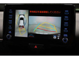 パノラミックビューモニターでクルマの周囲の確認が出来て安心です。