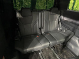 3列目シートはもちろん状態良好☆大人でもゆったりと座って頂けますので、大人数でのお出かけもラクラクです♪ご家族で、気の知れた仲間で、ドライブに行くのが楽しみですね♪