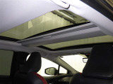 サンルーフ装備車両! 晴れやかな気分でドライブを楽しむことが出来ますよ♪