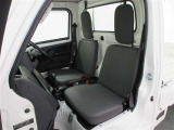 清潔で広々した座席です。ぜひ、現車を見て体感してみてください。