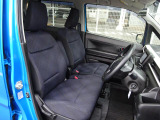 運転席も大きな擦れもなく状態良好です。
