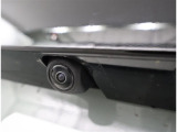 バックカメラが付いているので後方確認が非常にしやすいです。今や運転初心者も熟練者も必須装備!ついていて損はないですね♪