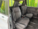 後部座席も気になるようなキズ・汚れやへたり等、大きなダメージはなく、良好な状態です。
