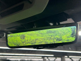 【スマートリヤビューミラー】後席の大きな荷物や同乗者で後方が確認しづらい時でも安心!カメラが撮影した車両後方の映像をルームミラー内に表示。クリアな視界で状況の確認が可能です!
