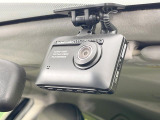 【ドライブレコーダー】ドライブレコーダー装備!走行中はもちろん、あおり運転や事故に遭遇した際、映像で記録し、万一のリスクに備えます。※記録用SDカードはお客様ご自身でご準備いただく必要があります。