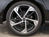 Audi sport 専用アルミホイール 18インチ/S lineスポーツサスペンション