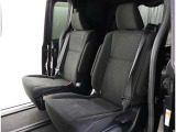 ゆとりある広々とした車内空間は、ドライブを始め買い物やレジャーなど、幅広く活躍します。一人でもみんなとでもお出かけを楽しみましょう!