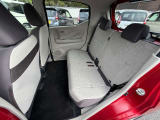 後部座席も綺麗で広々してます!