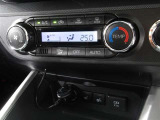 車内の温度管理に便利なオートエアコン☆