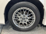 純正アルミタイヤになります。スタッドレスタイヤもこのサイズをお求め下さい。