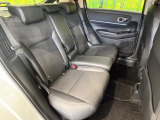 後部座席も気になるようなキズ・汚れやへたり等、大きなダメージはなく、良好な状態です。