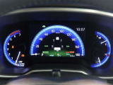 とっても見やすいメーターです。夜間時はラグジュアリーな気分にさせてくれる照明が魅力ですので、夜のドライブも楽しみになりますよ♪