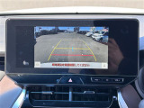 【バックモニター】後ろのカメラの映像がモニターに映し出されるので、後方の見えない死角や、障害物との距離感などもしっかり安全確認することができます!