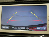 バックガイドモニターで、後方を確認しながら安心して駐車することができます。運転初心者も熟練者も必須の機能ですよ!