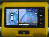 パノラミックビューモニター搭載。カメラで車両周囲の状況を映し出すため、狭い場所での駐車などに役立ちます。