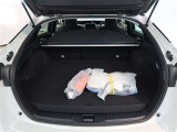 開口部の広いラゲージスペースは、ゴルフバックなどの荷物もラクラク積み込めます。