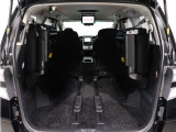 ミニバン最大級のスペース!ご家族、お友達とのキャンプやバーベキューほか、お仕事でも十分な容量が有ります!