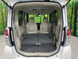 普段のお買い物や通勤、送迎等に十分な荷室スペースを確保しております。セカンドシートを倒すと、大きな荷物の積載も可能です♪