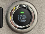 電子カードキーを携帯していれば、ボタンを押すだけでエンジンの始動がスマートに行えます。