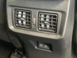 【 後席エアコン 】後席にもエアコンがついておりますので、車内全体を快適な温度に調節いただけます♪