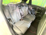 後部座席も気になるようなキズ・汚れやへたり等、大きなダメージはなく、良好な状態です。