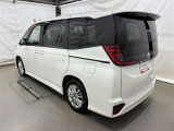 走りにこだわりながら収納力も持ち合わせたお車です。