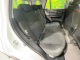 後部座席も気になるようなキズ・汚れやへたり等、大きなダメージはなく、良好な状態です。