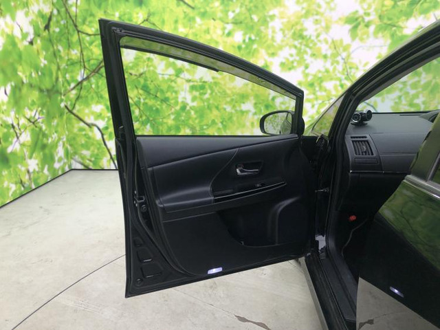 トヨタ プリウスα 1.8 S ツーリングセレクション GRスポーツ の中古車