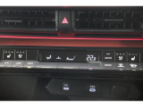 運転席と助手席、それぞれ温度調節ができ、オールシーズン快適なオートエアコンとなっております!