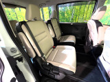 後部座席も気になるようなキズ・汚れやへたり等、大きなダメージはなく、良好な状態です。
